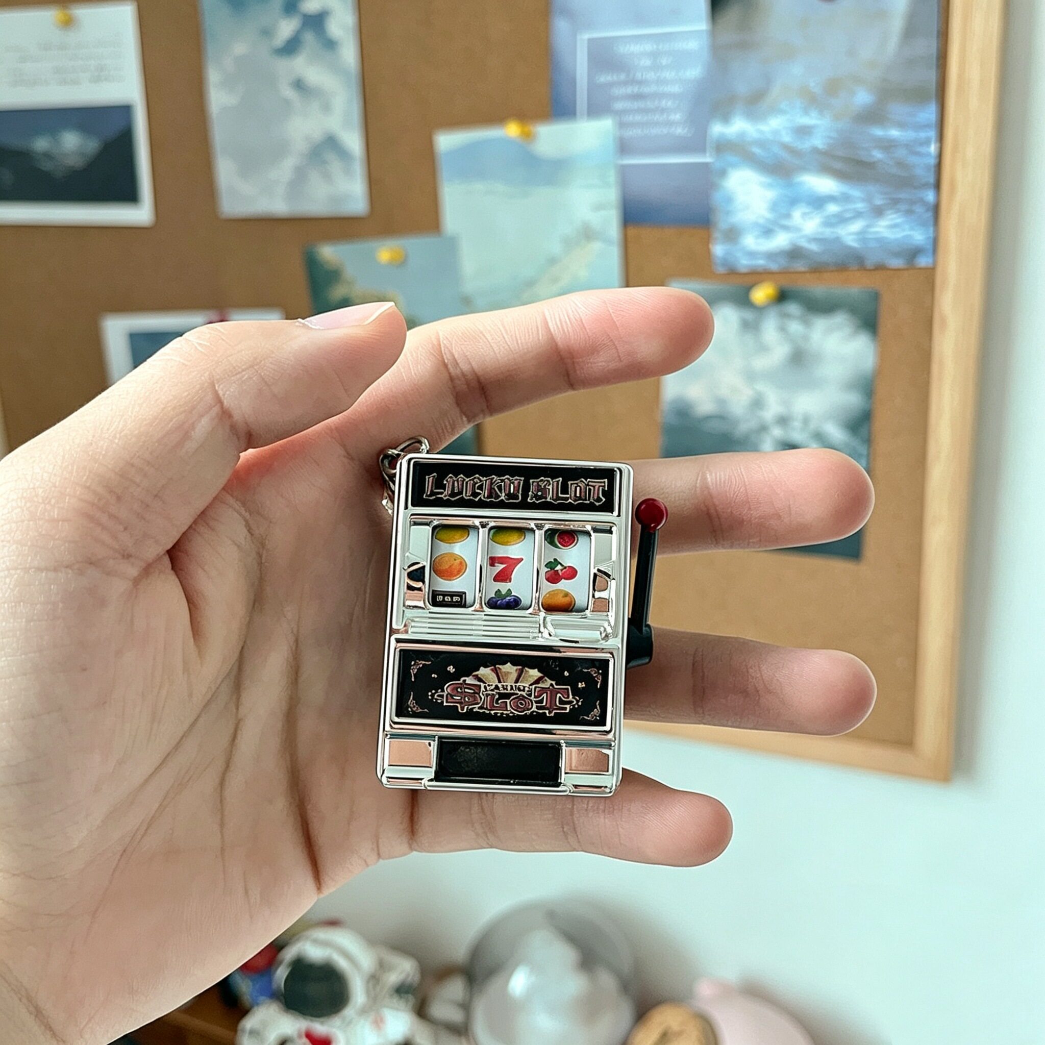 澳门旅游纪念品 游戏老虎机造型可拉杆摇奖趣味抽奖钥匙扣链礼物