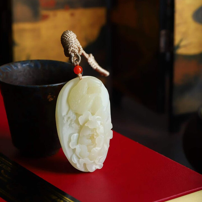 玉器工艺品天然新疆和田玉俄料老料牡丹花鸟语花香玉石挂件带证书