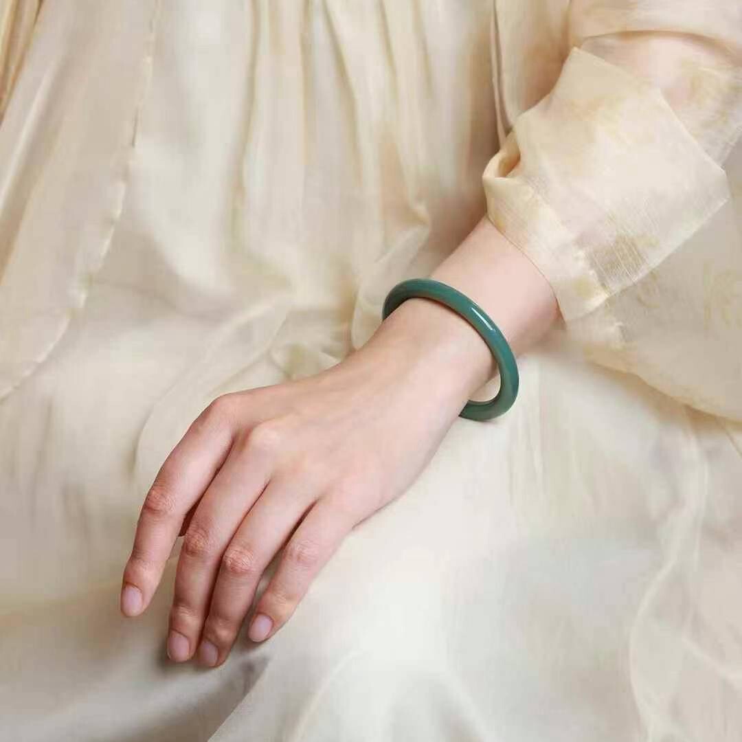 玉器工艺品天然新疆和田玉俄料碧玉老料沙枣青圆条镯套装女款手镯