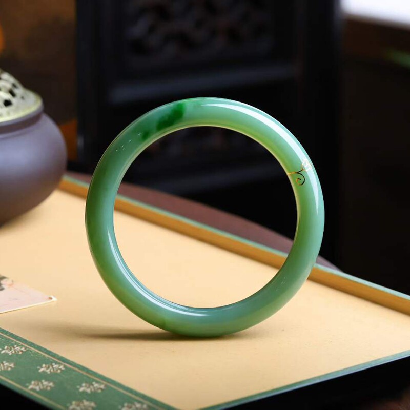 和田玉供应链天然新疆和田玉俄料碧玉老料玉石素面手镯工艺品带证