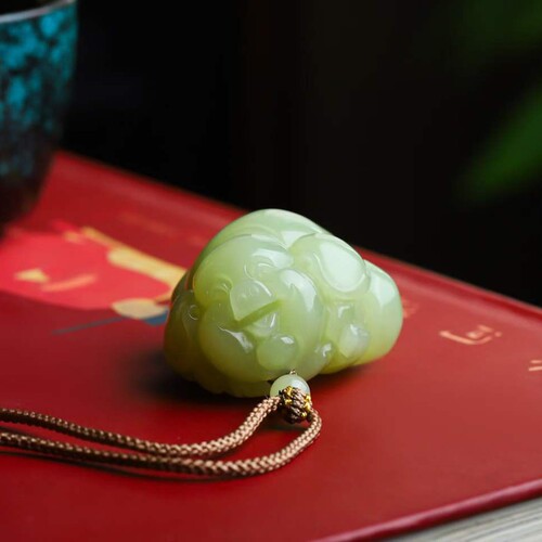 玉器工艺品天然新疆和田玉若羌黄口料老料生肖猪吊坠挂件送证书