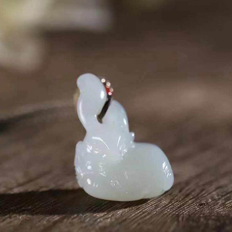 玉器工艺品天然新疆和田玉俄料羊脂级白玉玉兔吊坠生肖兔女款挂件