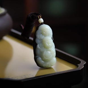 天然新疆和田玉玉器工艺品俄料老料俏黑皮玉石弥勒佛吊坠挂件带证