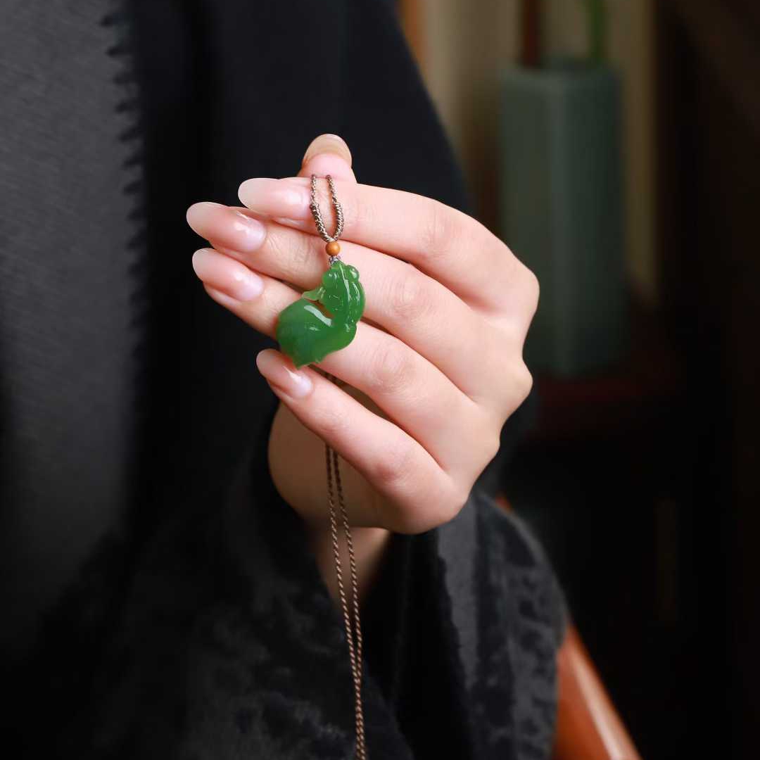 玉石工艺品天然新疆和田玉碧玉老料金鱼金玉满堂简约女士玉石吊坠
