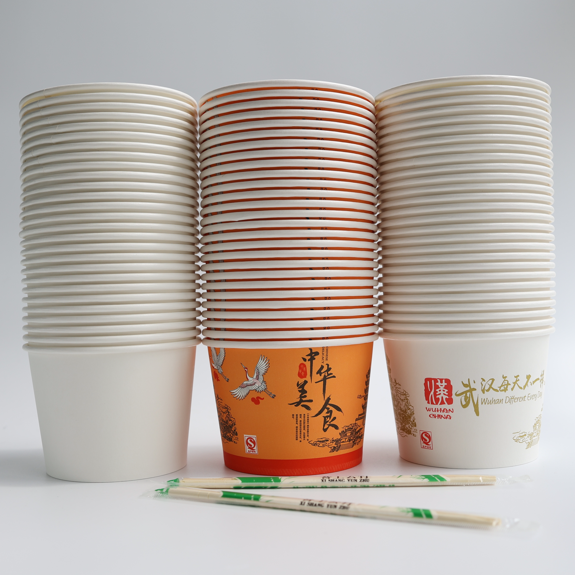 整箱批发一次性纸碗圆形加厚商用烤冷面带盖外卖打包盒饭碗泡面碗