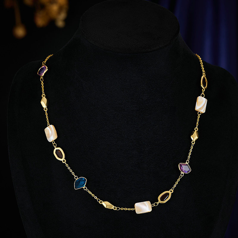 新款多巴胺彩宝水晶项链女天然贝母轻奢复古高级感锁骨链颈链配饰