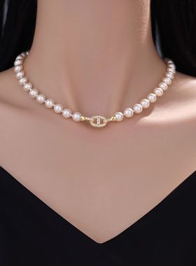 今年流行的珍珠项链猪鼻