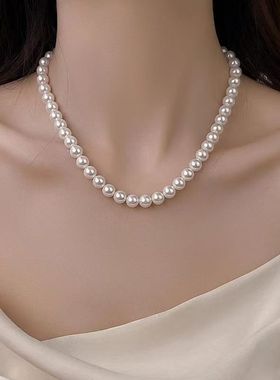 今年流行的珍珠项链母亲