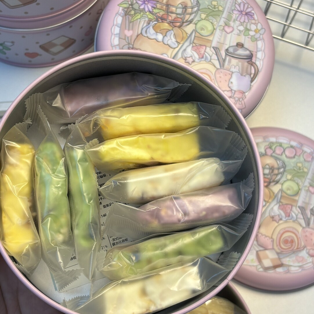 小熊罐罐零食圆形铁罐铁盒糖果雪花酥伴手礼圣诞节凤梨酥糕点
