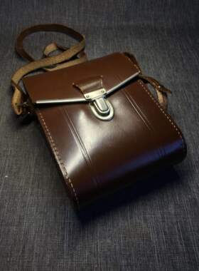 德产8x30金属望远镜成色佳镜片佳带有皮套使用收藏均可黑色HOT