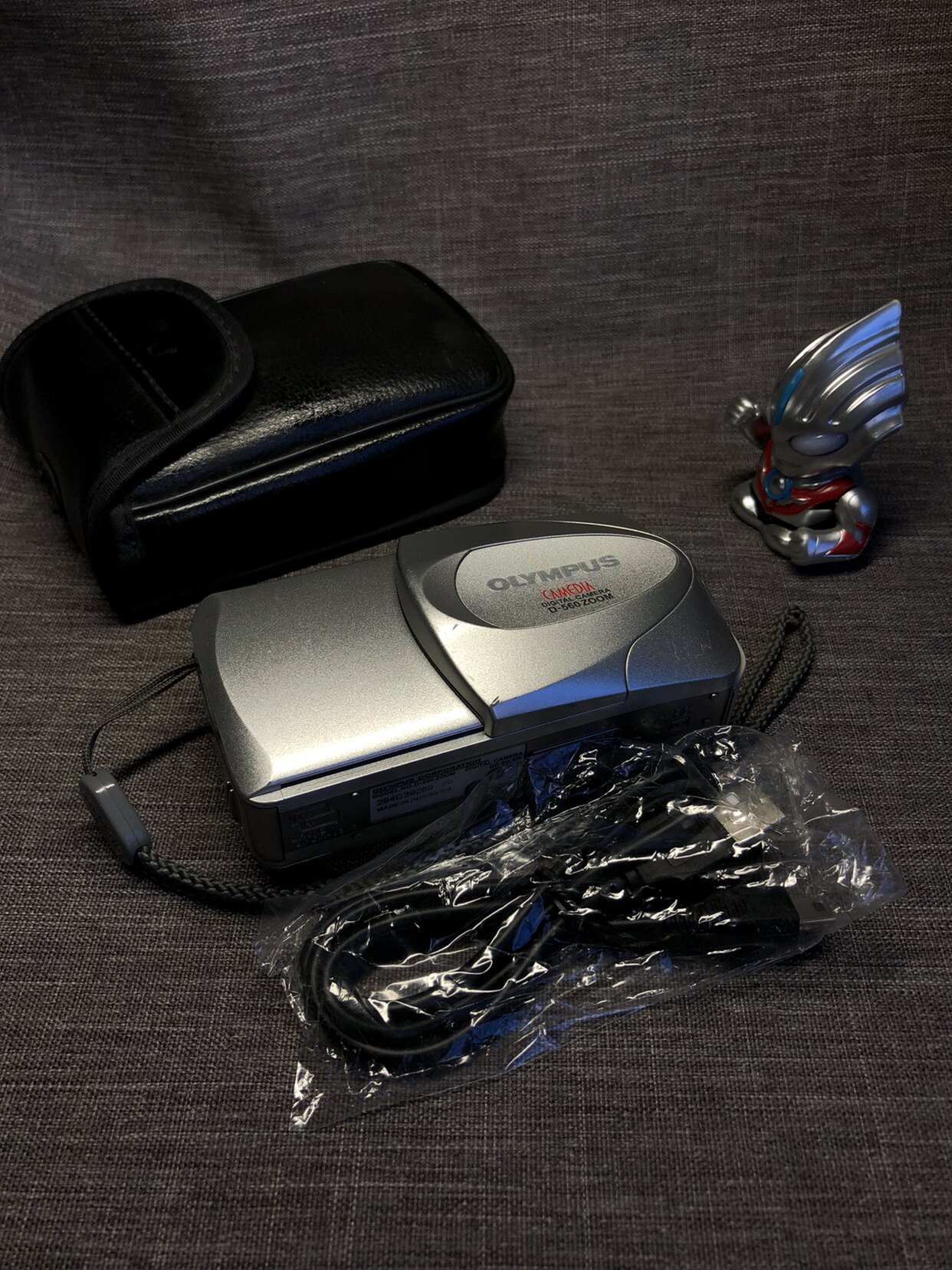 OLYMPUS奥林巴斯camedia D-560zoom CCD怀旧复古银色数码相机