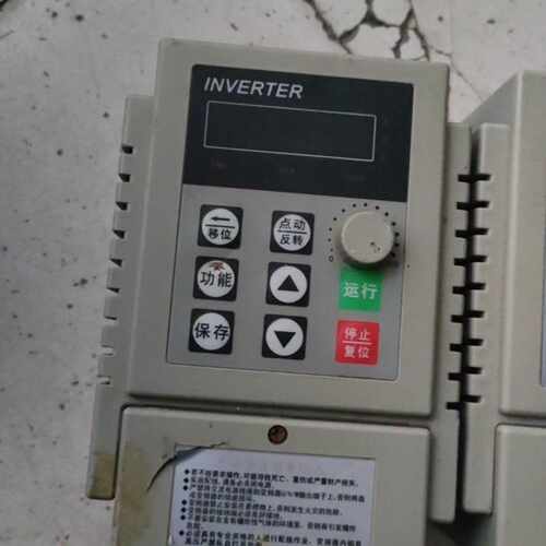 爱得利220V变频器两台，一台0.75KW，一台没商标了，下议价
