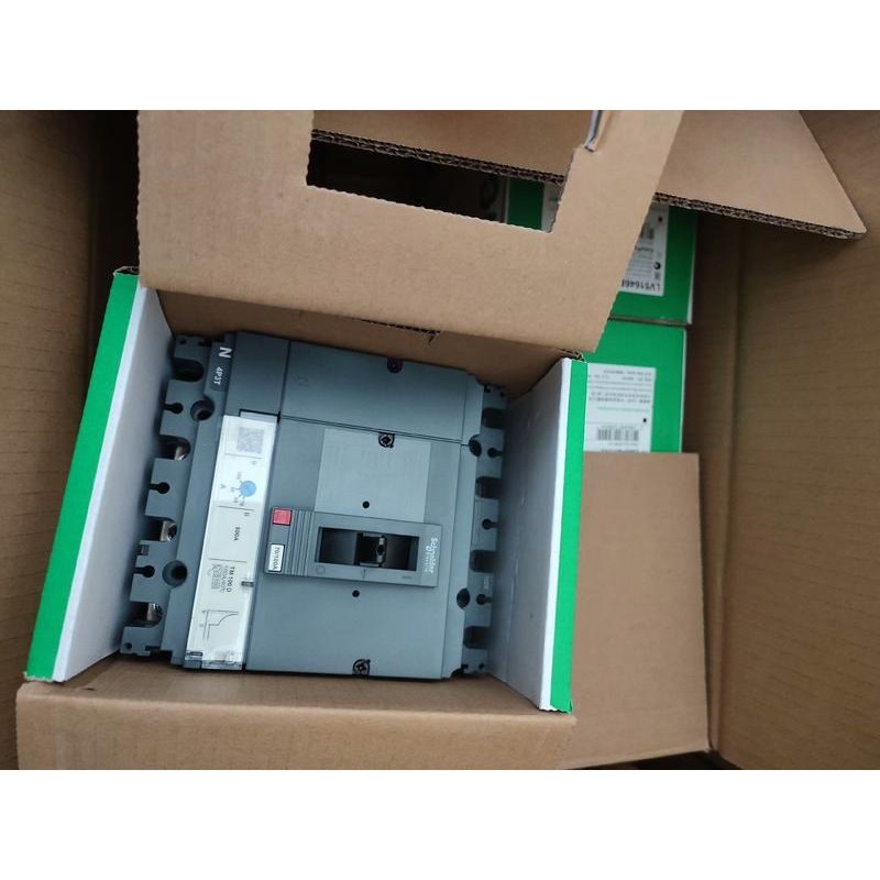 施耐德CVS100F 4P100A塑壳断路器.最后剩余202议价