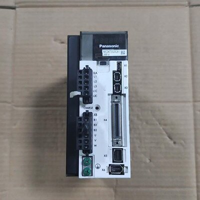 松下驱动器MCDKT3520CA1有电机可搭配二手拆机件议价