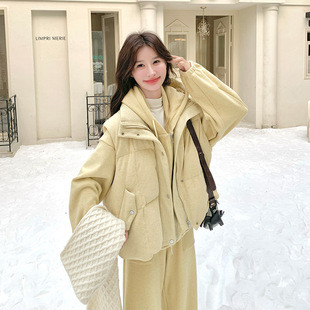 实拍奶黄色休闲减龄套装2025冬时髦羽绒马甲连帽卫衣阔腿裤三件套