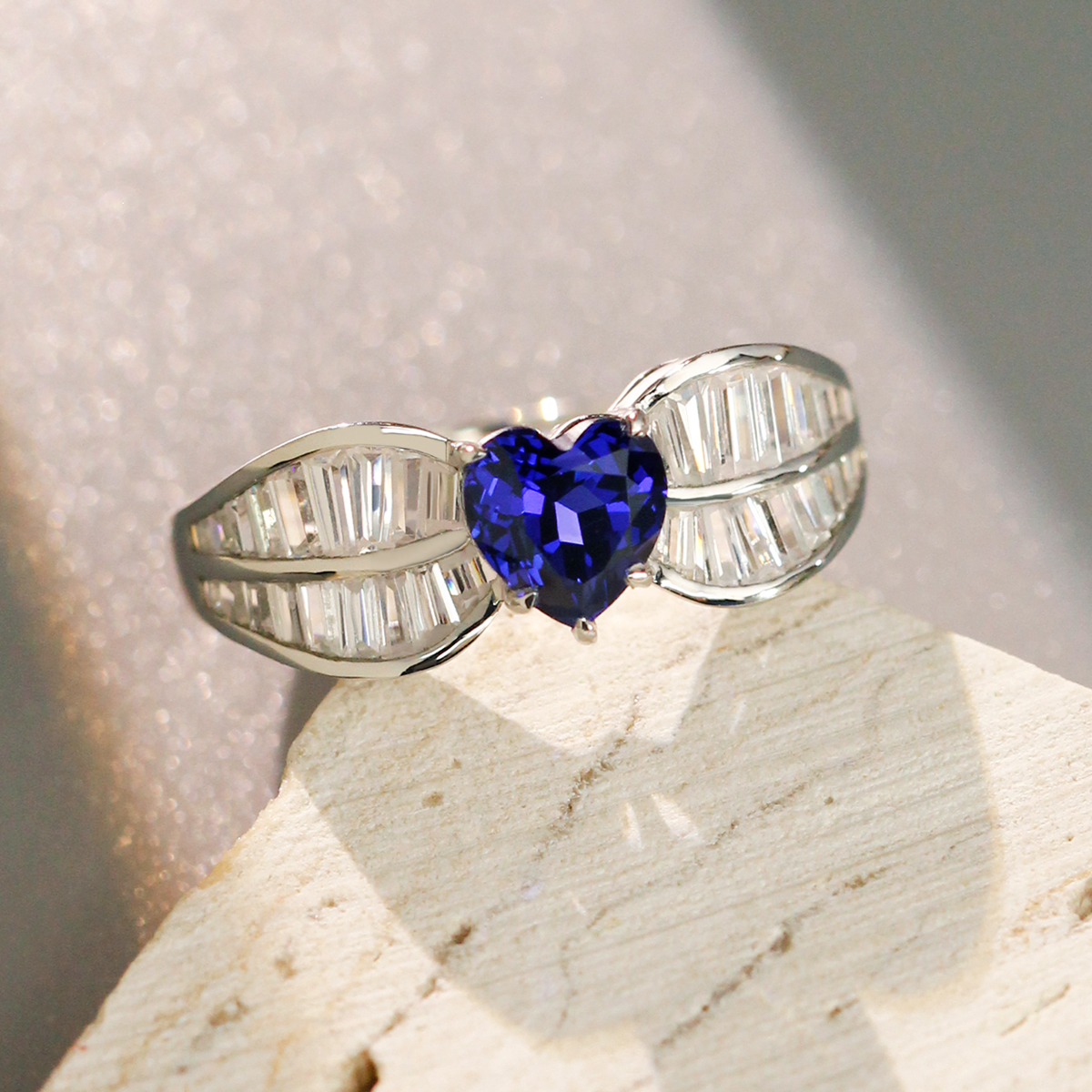 S925银女戒培育心形蓝宝石戒指