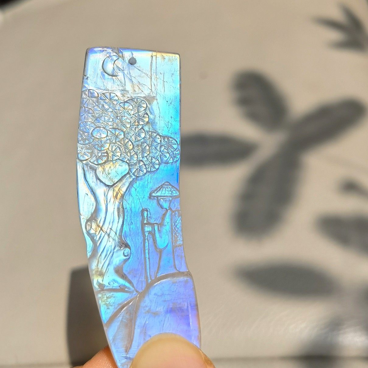 孤品雕刻月光石吊牌吊坠男女挂件如意菡萏花牌羽毛侧脸笑佛 观音