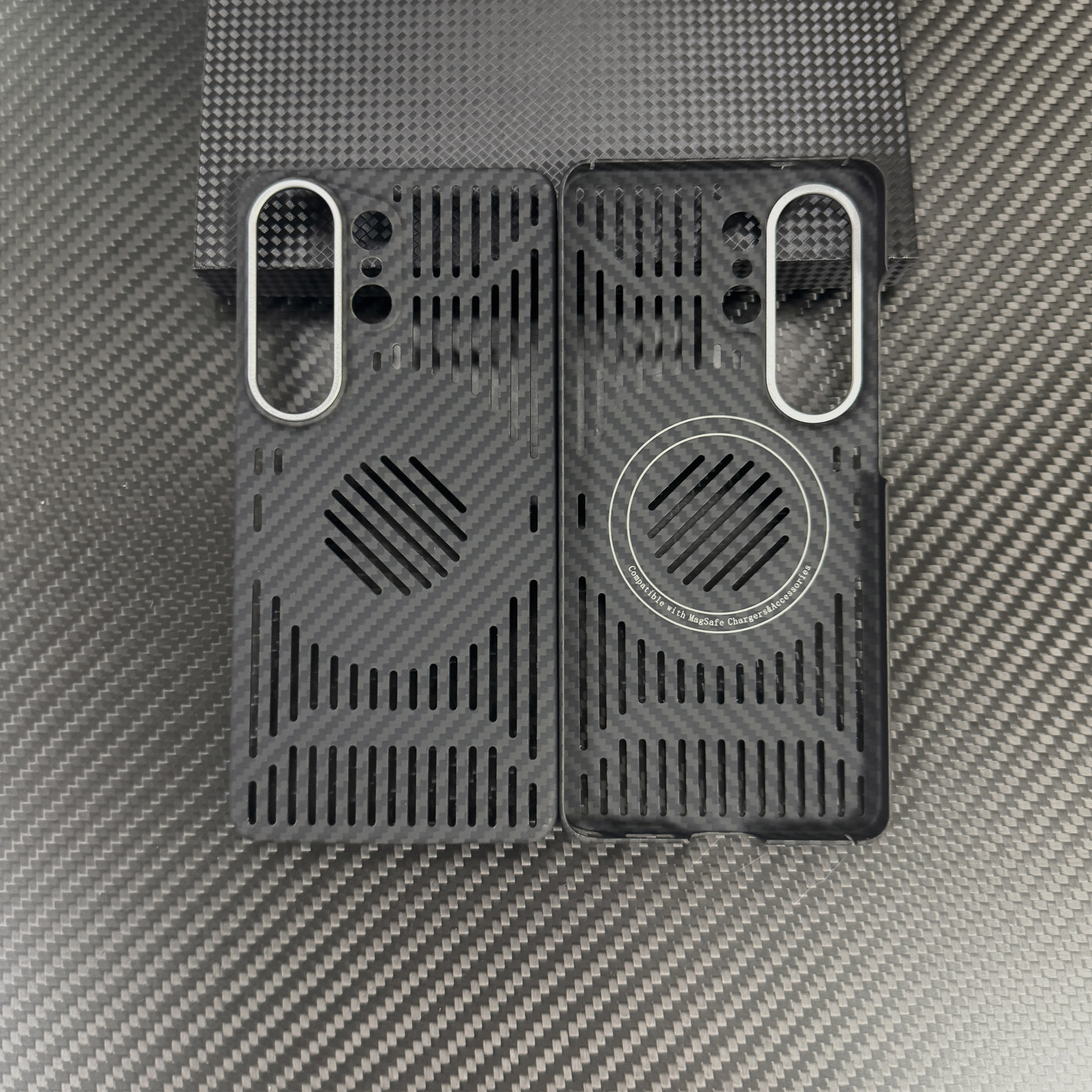 适用三星S26Ultra凯夫拉磁吸充电镂空全包手机壳高级感轻薄碳纤维保护套