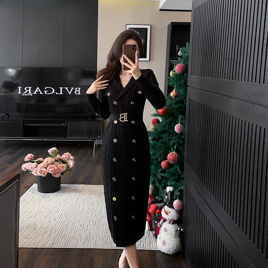 新款轻奢风双排扣翻领针织连衣裙