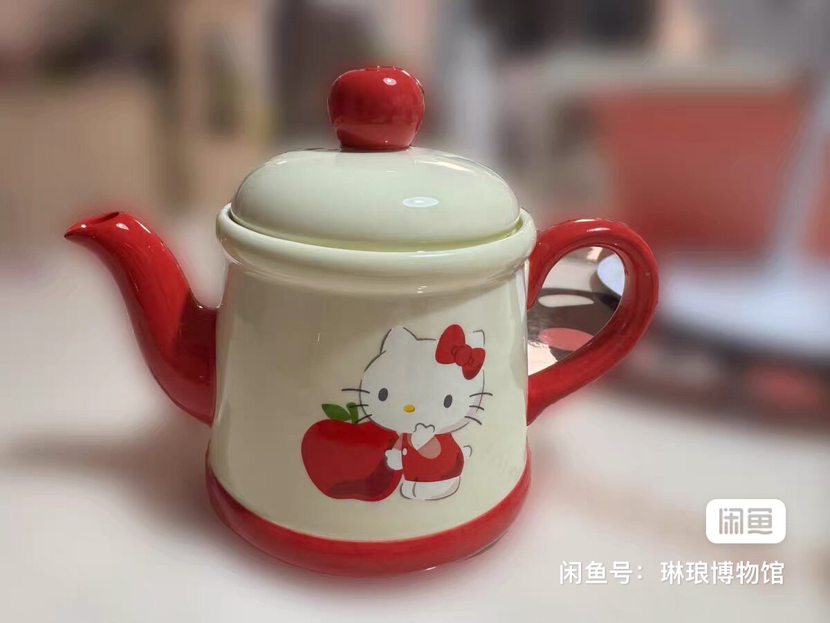 全新现货 日本Sanrio三丽鸥 350ml HelloKitty 苹果陶瓷茶壶