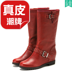 意牌真皮女靴子中筒牛皮短靴金属铆钉内增高皮搭扣帅冬KL34S81104