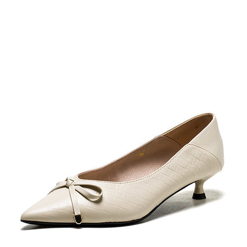 真皮单鞋女春秋尖头低跟羊皮编织