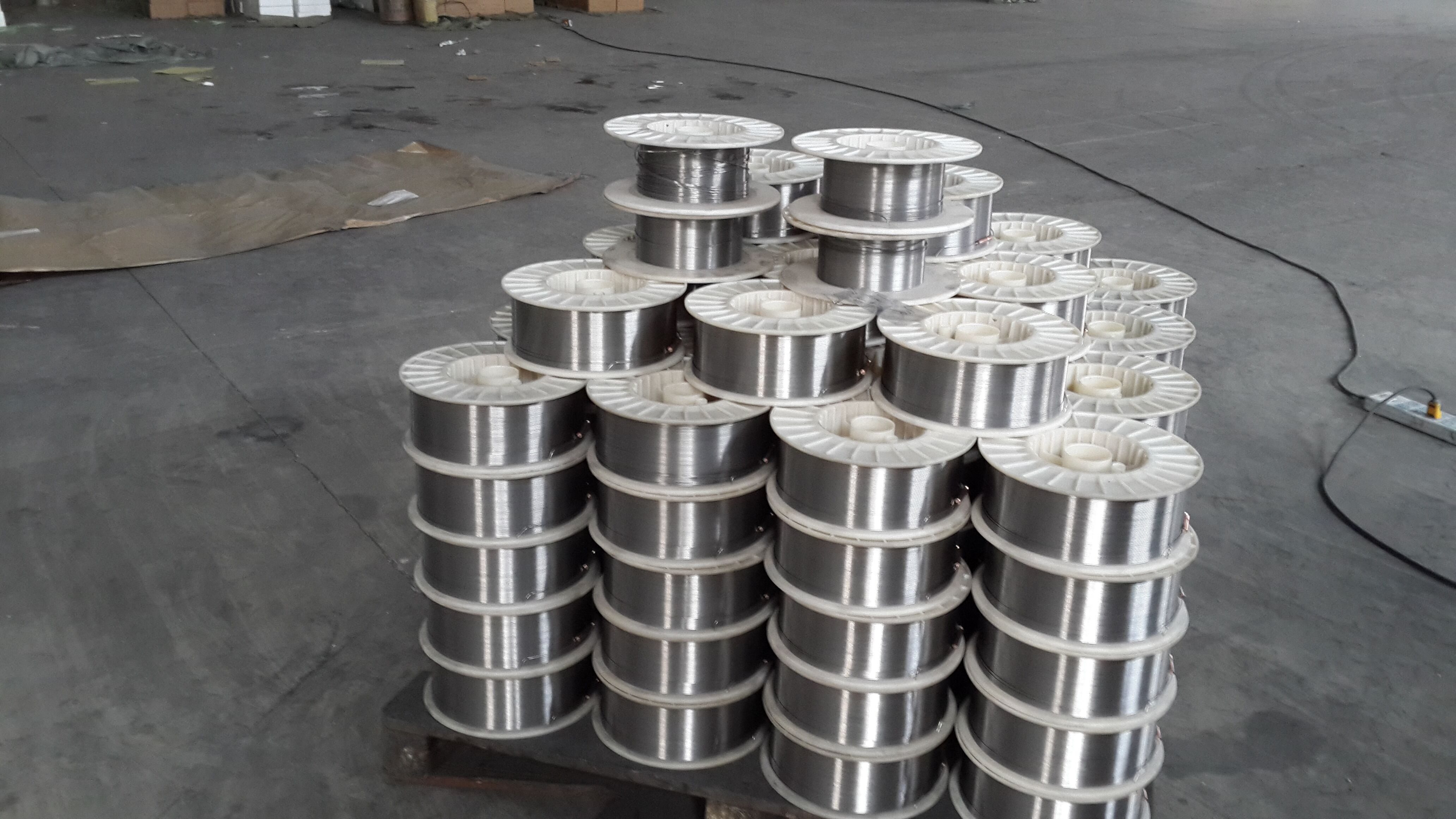 yd352耐磨药芯焊丝 yd352耐磨堆焊焊丝 连铸辊堆焊焊丝