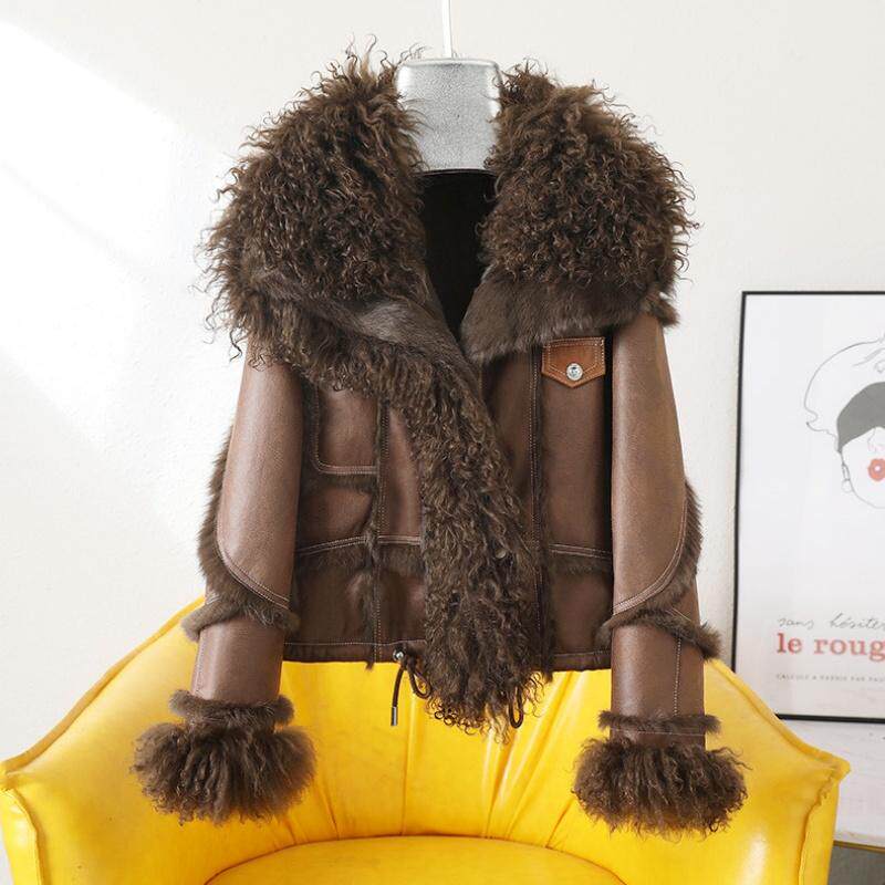 棕色2026春季新款大翻领皮毛一体毛绒外套女加厚小个子高级感棉衣