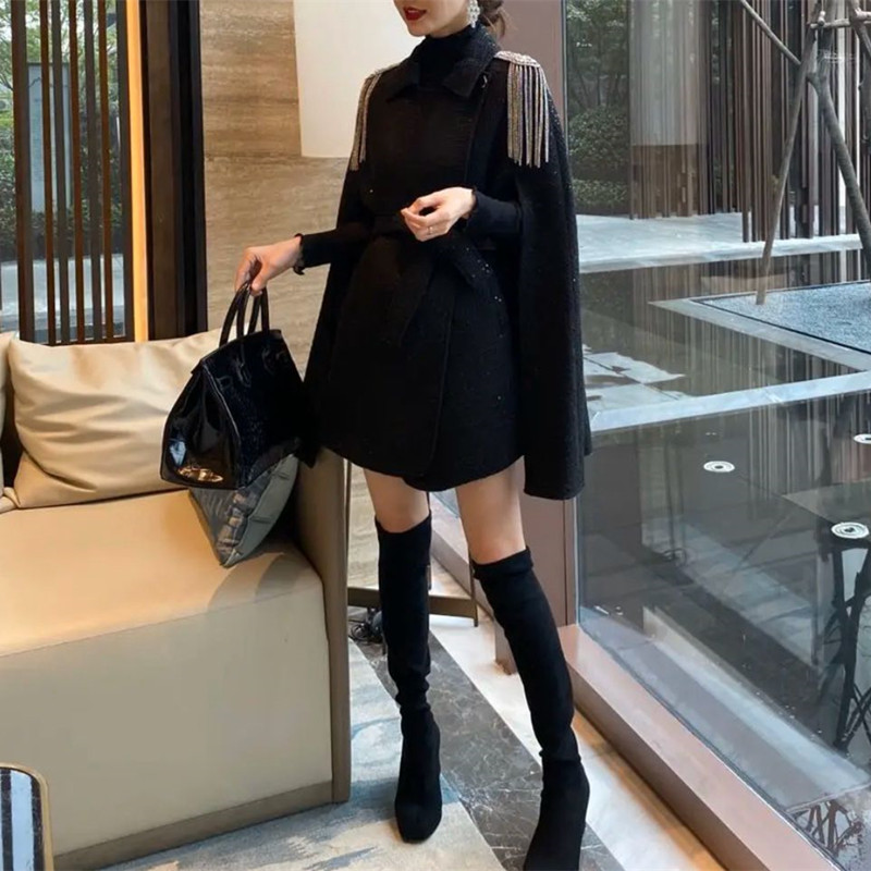 中长款珠链装饰黑色斗篷毛呢外套