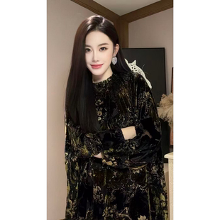 2026年春季新款新中式国风复古优雅中长款黑金色印花长袖连衣裙女