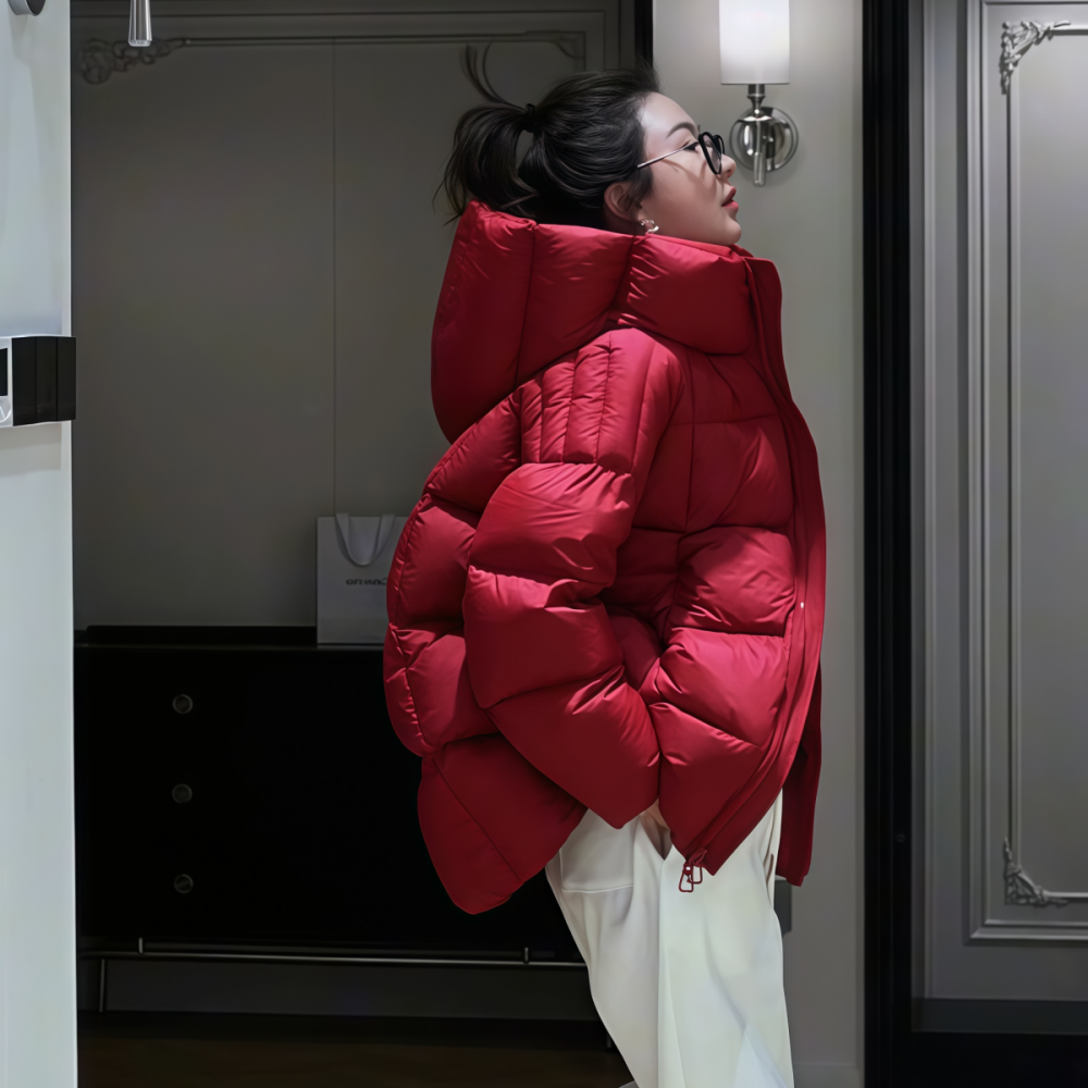 红色短款连帽加厚泡芙羽绒服女款