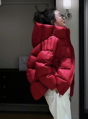 红色短款连帽加厚泡芙羽绒服女款