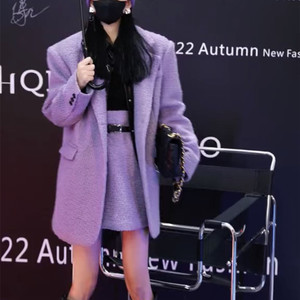 2023年秋冬新款法式气质紫色宽松毛呢西服外套半身短裙两件套装女