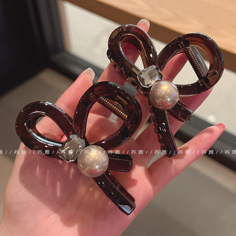 高级感珍珠方钻蝴蝶结盘发抓夹