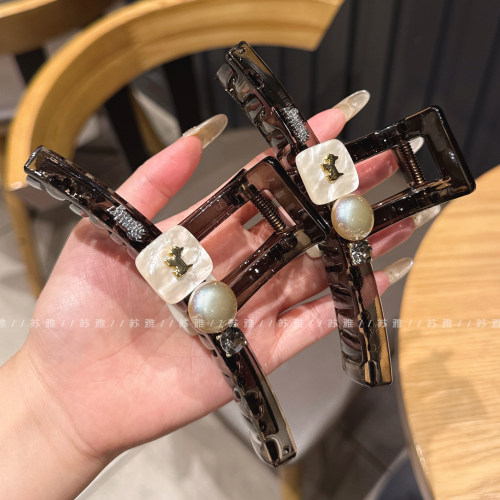 高级感金色小狗珍珠闪钻鲨鱼夹