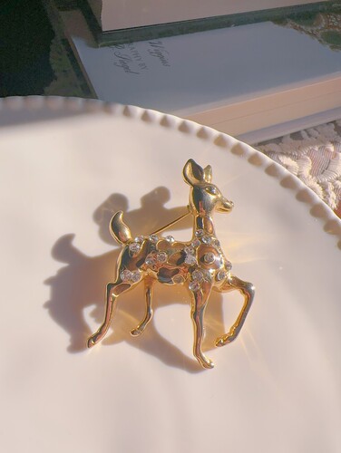 Vintage中古可爱厚金莱茵石小鹿胸针[售出不退不换]