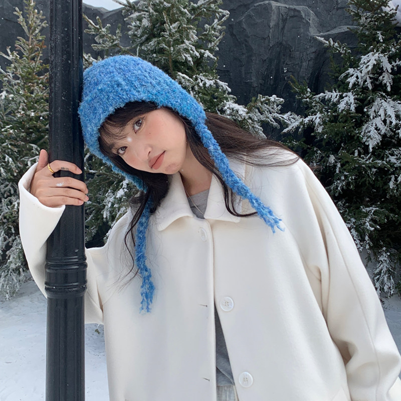 蓝色渐变针织护耳帽子冬季