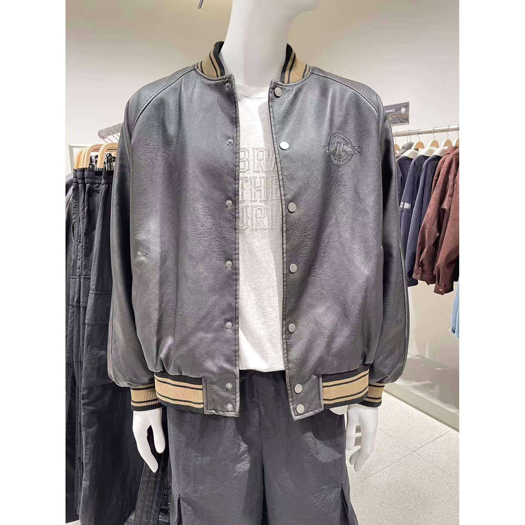 UR国内正品代购UUV160028冬季新款男装复古学院风徽章棒球服皮衣
