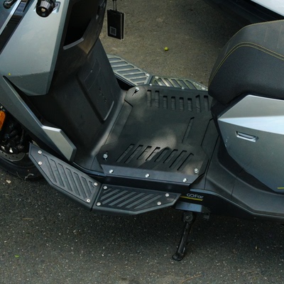 适用小牛FX风速版前置一体碳钢加厚加宽脚踏未来踏板可调改装配件