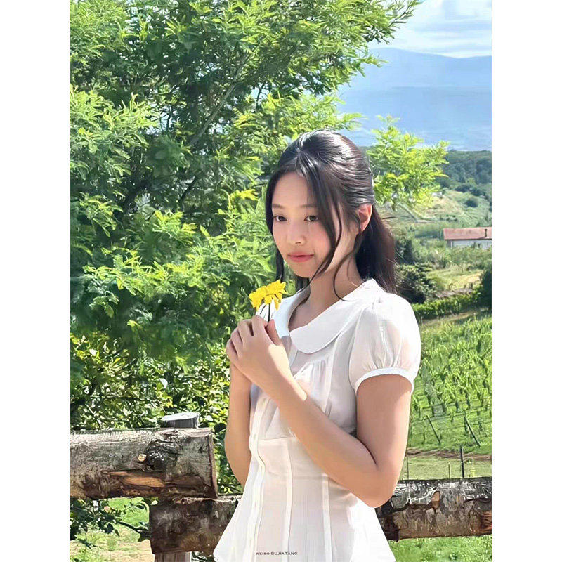 学院风娃娃领白色短袖衬衫女2026夏季新款设计感收腰甜美短款上衣