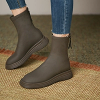 Серо -грилен (одинокие) короткие ботинки