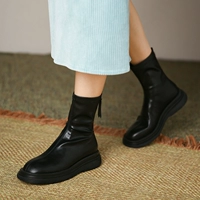 Черные (вылитые) короткие ботинки