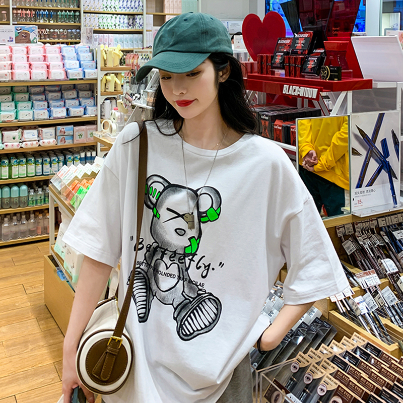 Live shot bear round neck short sleeve T-shirt