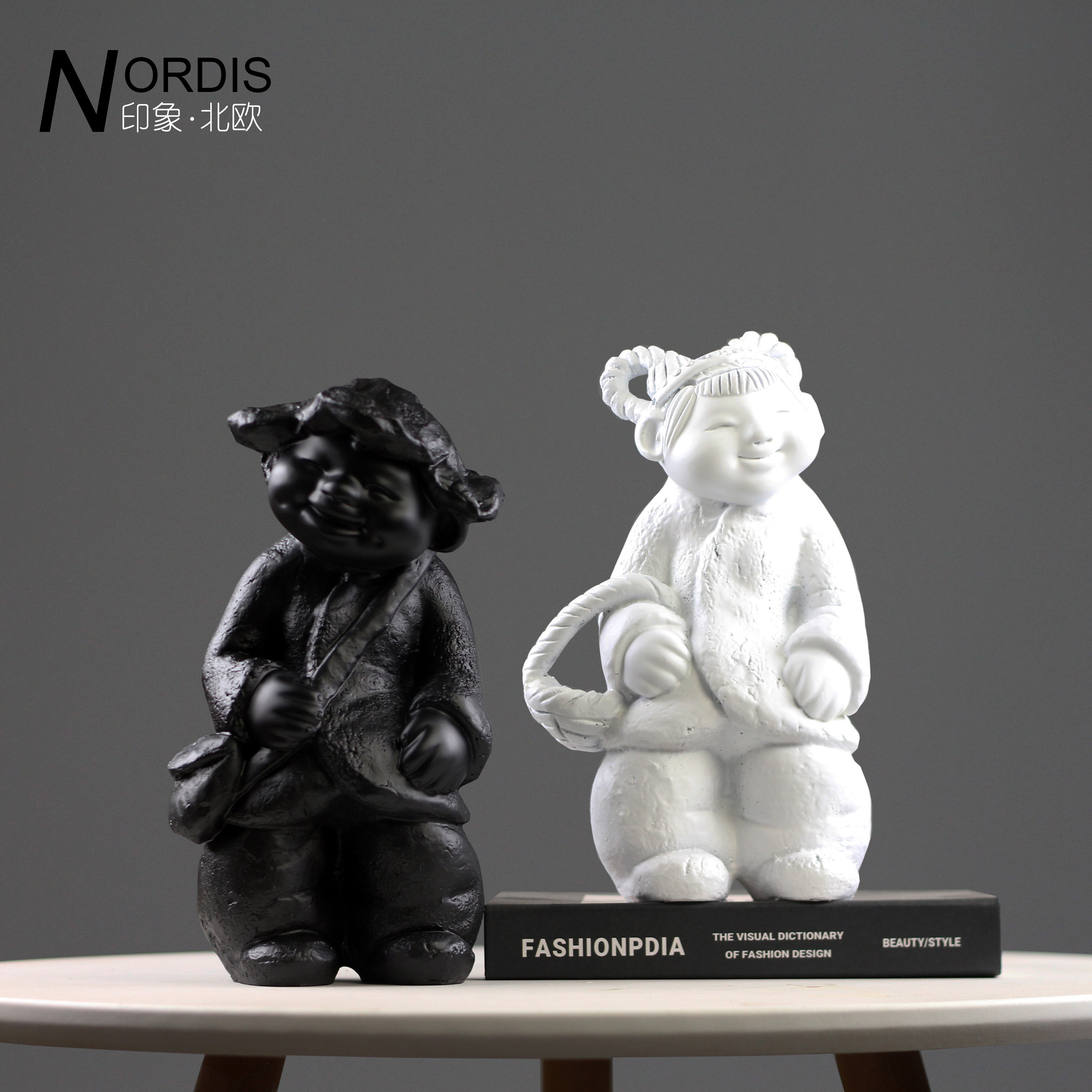 北欧创意人物雕塑情侣摆件客厅卧室酒柜装饰品结婚礼物工艺品摆设