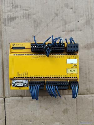 皮尔兹773110  成色如图，有个卡扣拆破了。功能包好议价商品