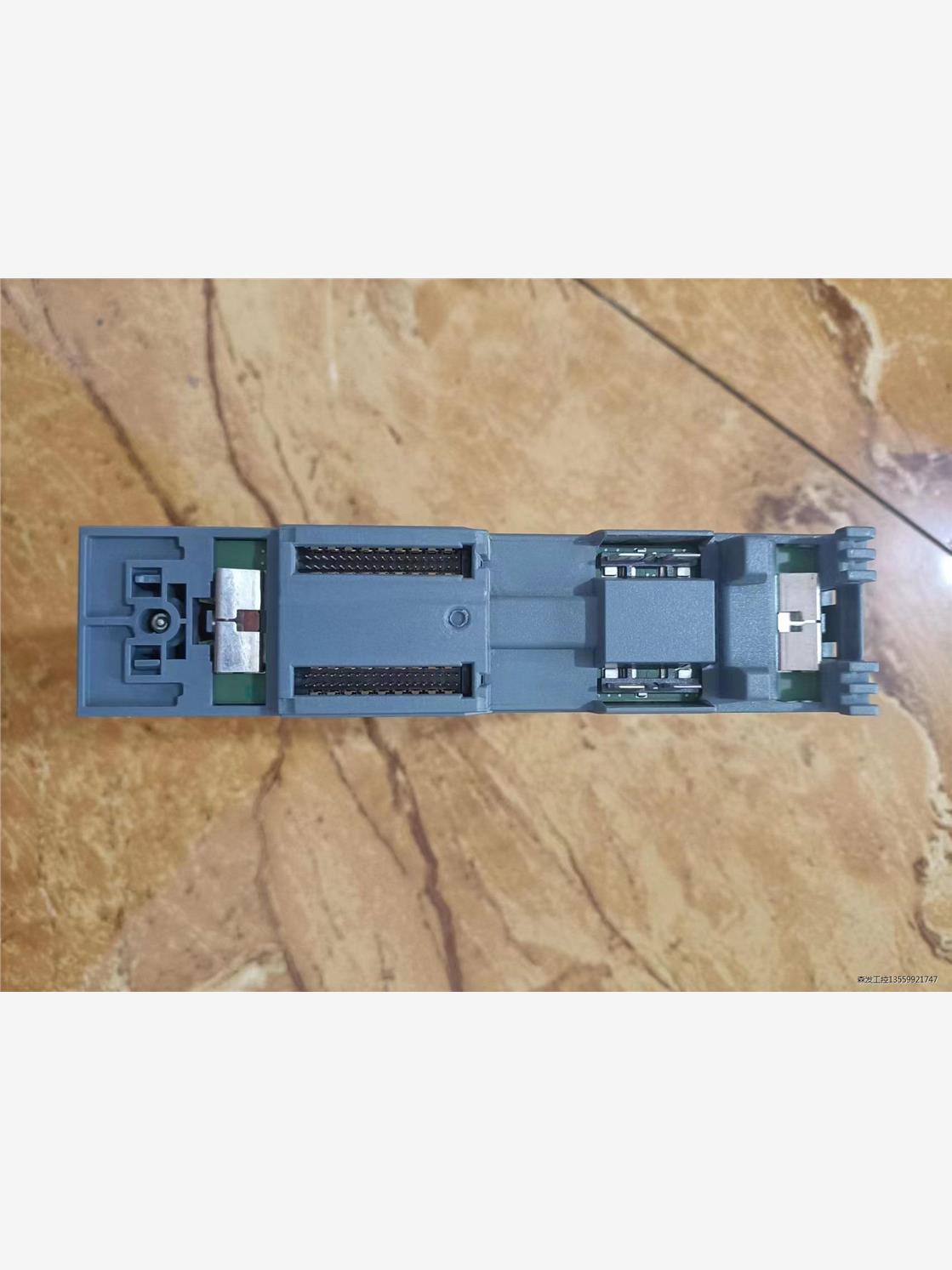 1766-L32BXBA  两台 成色漂亮罗克韦尔