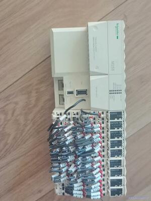 施耐德M258  TM258LD42DT加扩展一套议价商品