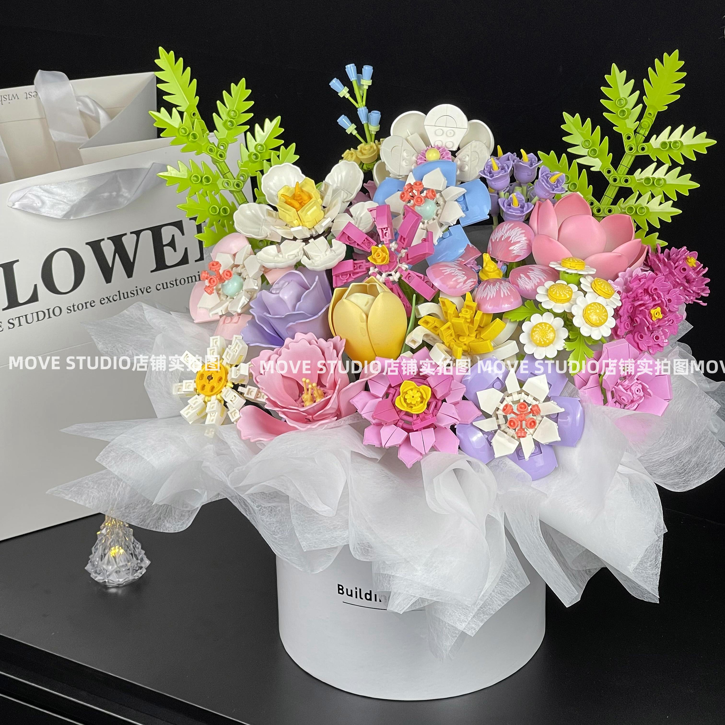 中国 积木玫瑰花抱抱桶花束拼装玩具永生花教师节女朋友 生日礼物