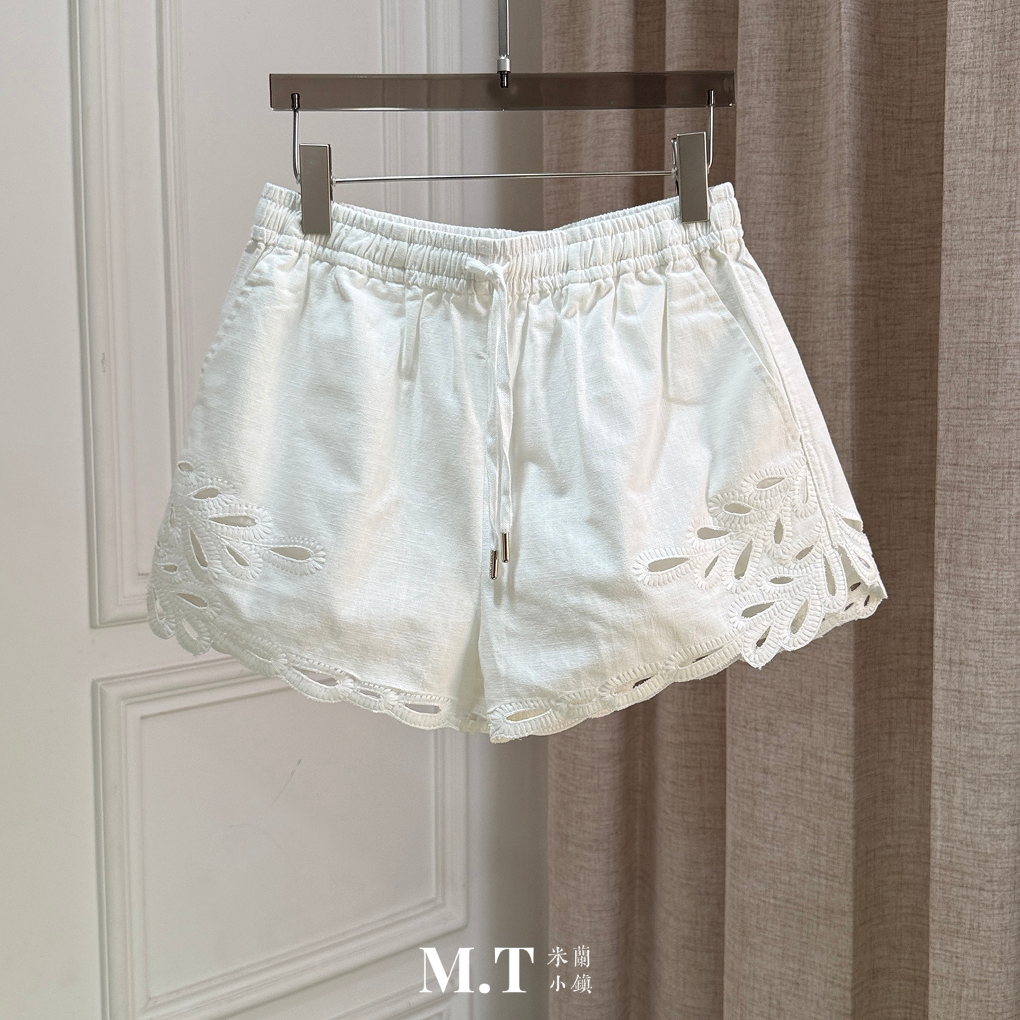 现货特价米兰小镇南油高版本简洁净色镂空刺绣棉质腰系带休闲短裤