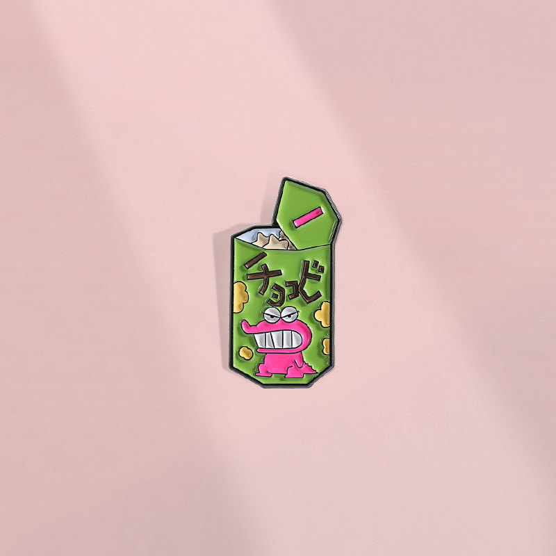 鳄鱼先生饼干胸针蜡笔小新日系动漫周边胸章金属徽章学生服饰配饰
